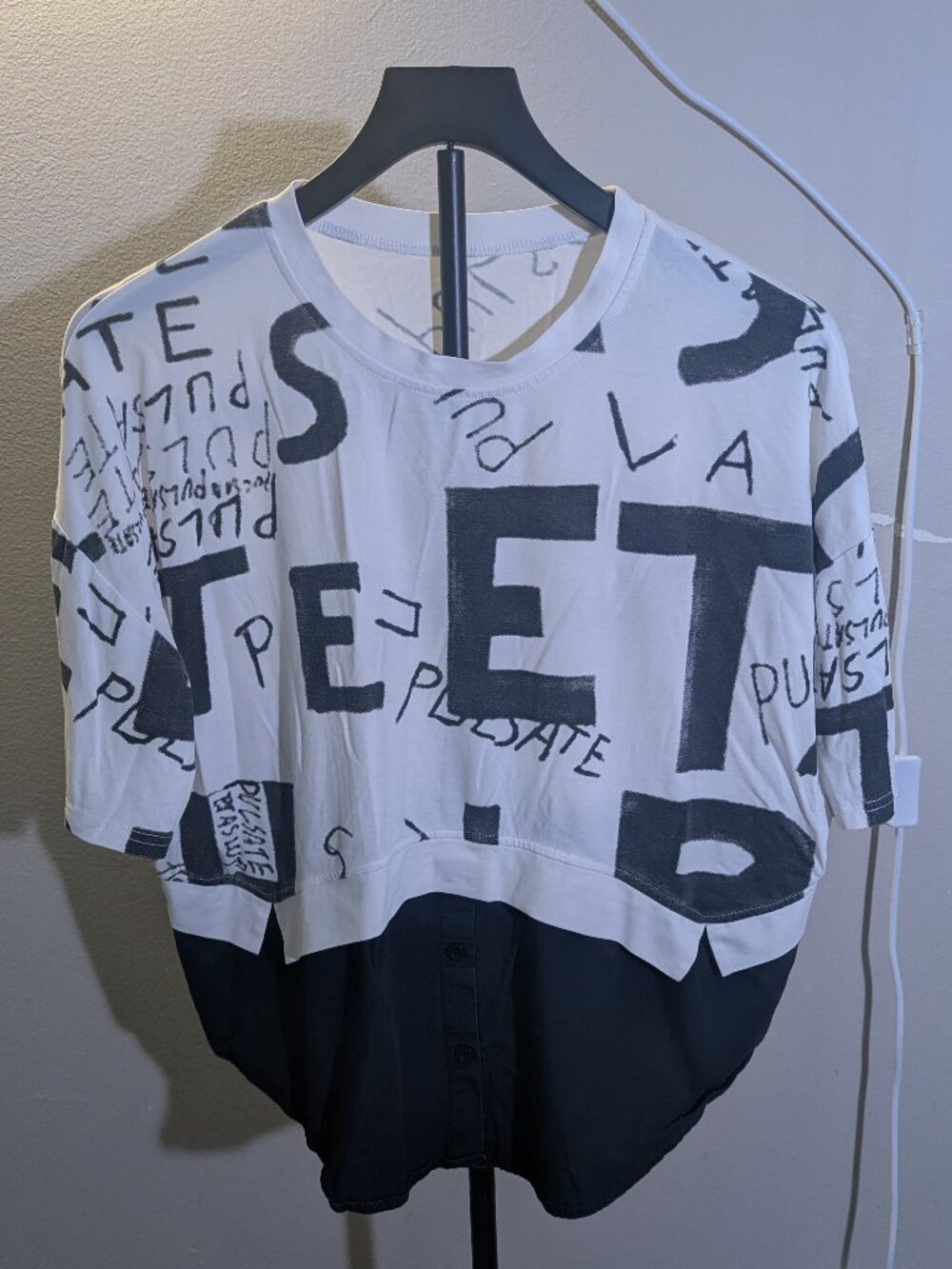 Black & White Letter Print Short Sleeve Shirt